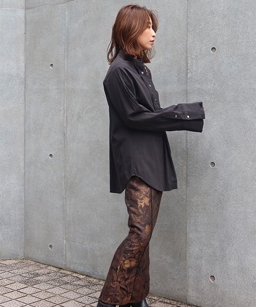 CREDONA（クレドナ）の「フロントタックデザインブラウス（シャツ/ブラウス・レディース・ブラック/オフホワイト・FREE）」の21枚目の写真