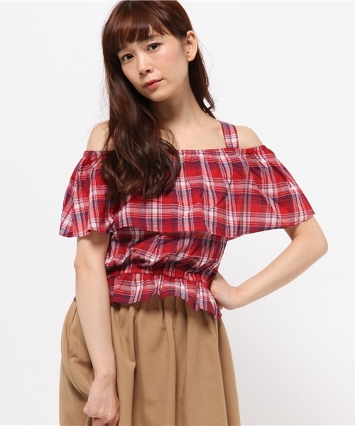 WEGO(ウィゴー)の「WEGO/フリルオフショルブラウス(シャツ/ブラウス・レディース・ホワイト/ブラック系その他/ブルー系その他/レッド系その他・FREE)」の4枚目の写真