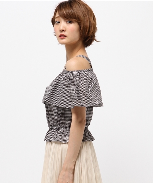 WEGO(ウィゴー)の「WEGO/フリルオフショルブラウス(シャツ/ブラウス・レディース・ホワイト/ブラック系その他/ブルー系その他/レッド系その他・FREE)」の6枚目の写真