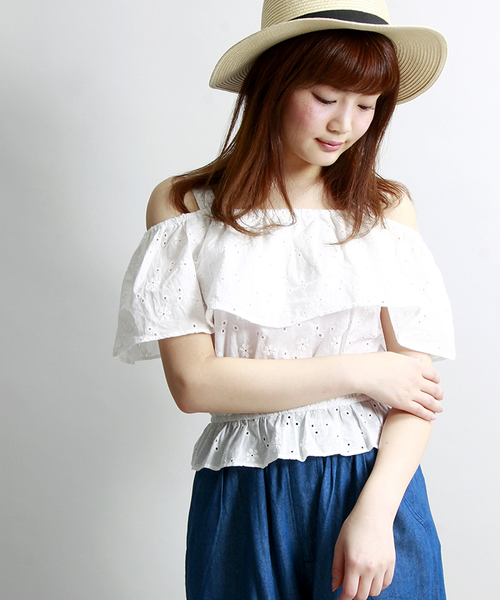 WEGO(ウィゴー)の「WEGO/フリルオフショルブラウス(シャツ/ブラウス・レディース・ホワイト/ブラック系その他/ブルー系その他/レッド系その他・FREE)」の15枚目の写真