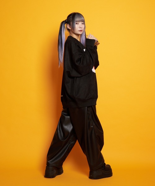 GALLIS ADDICTION（ガリスアディクション）の「GA SUEDE LIPS-PHOTO CREW（スウェット・メンズ・モカ/アイボリー/ブラック・M/L）」の4枚目の写真