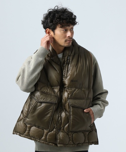 BAYFLOW（ベイフロー）の「【NANGA Mt.&Sea(ナンガ マウントアンドシー)】ダウンケープ（ダウンベスト・メンズ・オレンジ/カーキ・FREE）」の2枚目の写真