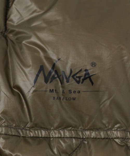 BAYFLOW（ベイフロー）の「【NANGA Mt.&Sea(ナンガ マウントアンドシー)】ダウンケープ（ダウンベスト・メンズ・オレンジ/カーキ・FREE）」の11枚目の写真