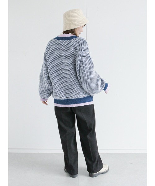 ehka sopo(エヘカソポ)の「地柄編みニット(ニット/セーター・レディース・ブルー/ブラック/キナリ・フリ-)」の5枚目の写真