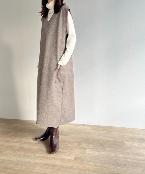 ISOOK（アイスー）の「【ZOZO限定】V neck wool jumper skirt / Vネックウールジャンパースカート（ジャンパースカート・レディース・ブラウン/グレー・FREE）」の12枚目の写真
