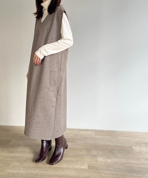 ISOOK（アイスー）の「【ZOZO限定】V neck wool jumper skirt / Vネックウールジャンパースカート（ジャンパースカート・レディース・ブラウン/グレー・FREE）」の18枚目の写真