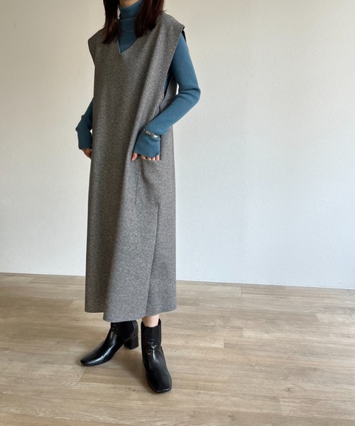 ISOOK（アイスー）の「【ZOZO限定】V neck wool jumper skirt / Vネックウールジャンパースカート（ジャンパースカート・レディース・ブラウン/グレー・FREE）」の17枚目の写真