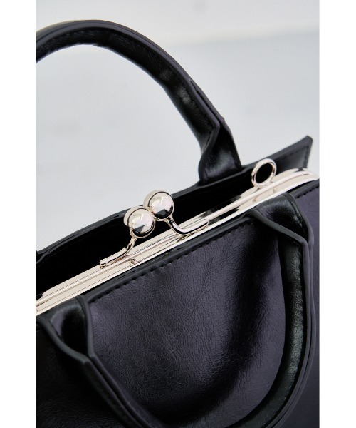 AZUL by moussy（アズールバイマウジー）の「METAL FRAME BAG Ⅱ/メタルフレームバッグⅡ（ハンドバッグ・レディース・ブラック/グリーン系その他/アイボリー/ライトグリーン・FREE）」の17枚目の写真