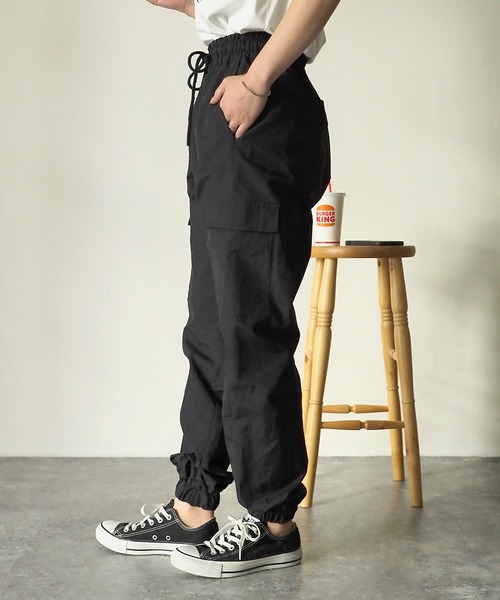 Riberry(リベリー)の「カーゴジョガーパンツ(カーゴパンツ・レディース・ブラック/オフホワイト/カーキ・MEDIUM)」の6枚目の写真