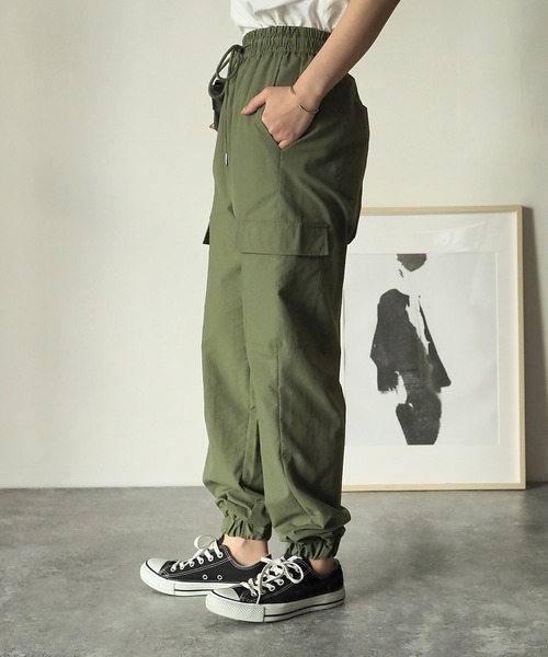 Riberry(リベリー)の「カーゴジョガーパンツ(カーゴパンツ・レディース・ブラック/オフホワイト/カーキ・MEDIUM)」の11枚目の写真