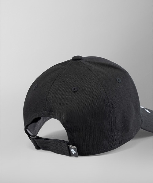 DESCENTE GOLF（デサントゴルフ）の「ロゴ刺繍キャップ
