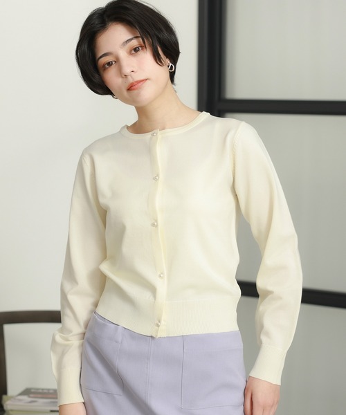 TRUDEA(トルディア)の「スポンディッシュ パールボタンカーディガン(カーディガン/ボレロ・レディース・ピンクベージュ/ネイビー/ホワイト・MEDIUM/LARGE)」の2枚目の写真
