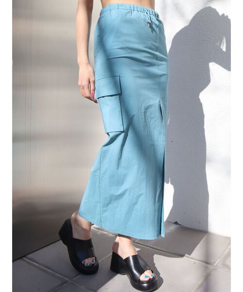 EMODA(エモダ)の「カーゴマキシスカート(スカート・レディース・ブラック/ブルー/アイボリー・FREE)」の8枚目の写真