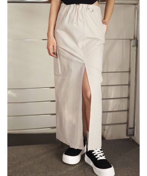 EMODA(エモダ)の「カーゴマキシスカート(スカート・レディース・ブラック/ブルー/アイボリー・FREE)」の18枚目の写真