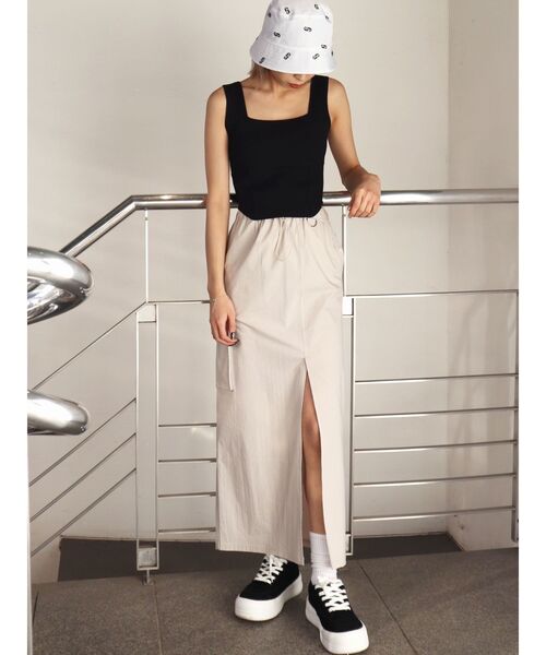 EMODA(エモダ)の「カーゴマキシスカート(スカート・レディース・ブラック/ブルー/アイボリー・FREE)」の19枚目の写真