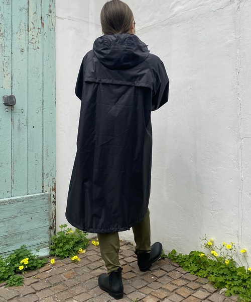LBC（エルビーシー）の「【撥水】KiU RAIN ZIP UP レインジップアップ（レインコート/ポンチョ・レディース・ダークグリーン/ブラック/ホワイト/ベージュ/ピンク・FREE）」の7枚目の写真