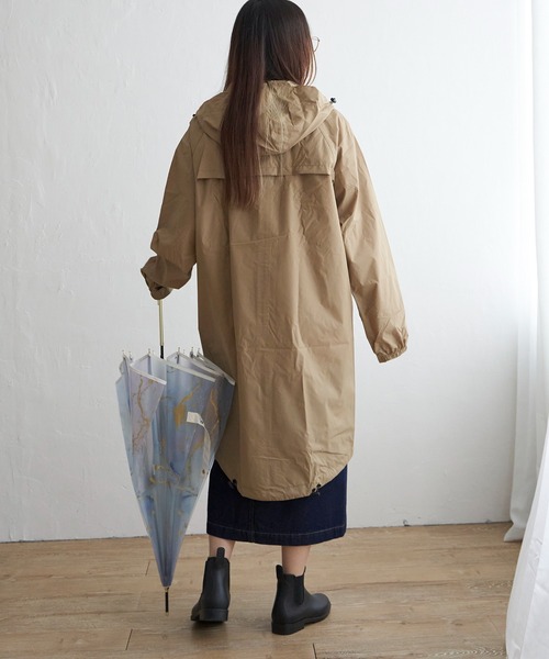 LBC（エルビーシー）の「【撥水】KiU RAIN ZIP UP レインジップアップ（レインコート/ポンチョ・レディース・ダークグリーン/ブラック/ホワイト/ベージュ/ピンク・FREE）」の17枚目の写真