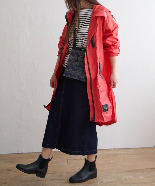 LBC（エルビーシー）の「【撥水】KiU RAIN ZIP UP レインジップアップ（レインコート/ポンチョ・レディース・ダークグリーン/ブラック/ホワイト/ベージュ/ピンク・FREE）」の15枚目の写真