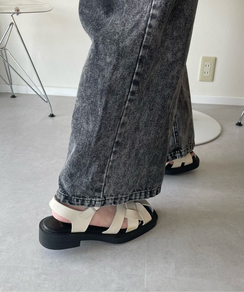 y/m by misato（イムバイミサト）の「グルカサンダル（サンダル・レディース・ブラック/ホワイト・MEDIUM/SMALL/LARGE）」の21枚目の写真