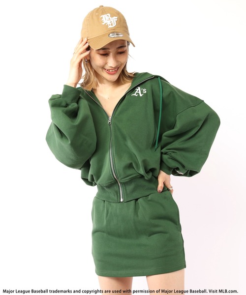 BACK TO THE FIELD(バック トゥー ザ フィールド)の「【MLB】ワンポイント刺繍パーカー×インナー付きミニスカートセットアップ(ワンピース・レディース・ブラック/グリーン/グレー・FREE)」の7枚目の写真