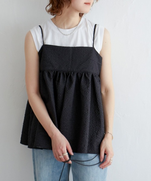 notch.(ノッチ)の「ふくれジャガードペプラムキャミソール(キャミソール・レディース・ブラック/オフホワイト・M)」の1枚目の写真