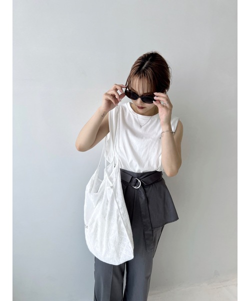 JUMELLE(ジュメロ)の「花柄パンチコットンバッグ(トートバッグ・レディース・アイボリー・FREE)」の2枚目の写真