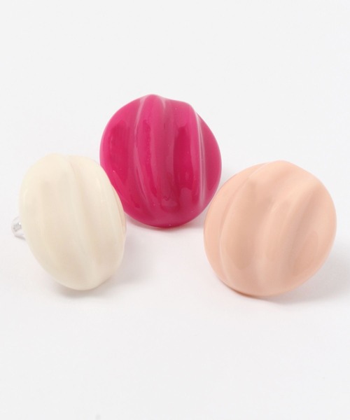 FOREVER 21（フォーエバー トゥエンティーワン）の「オーバルモチーフピアス（ピアス（両耳用）・レディース・ベージュ/パープル/ピンク/ブルー/グリーン/ホワイト系その他・FREE）」の7枚目の写真