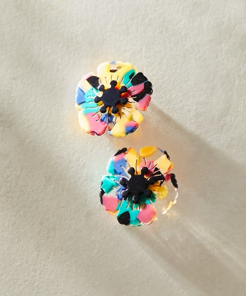 ear PAPILLONNER（イアパピヨネ）の「アセチフラワーイヤリング（イヤリング・レディース・レッド/イエロー・FREE）」の2枚目の写真