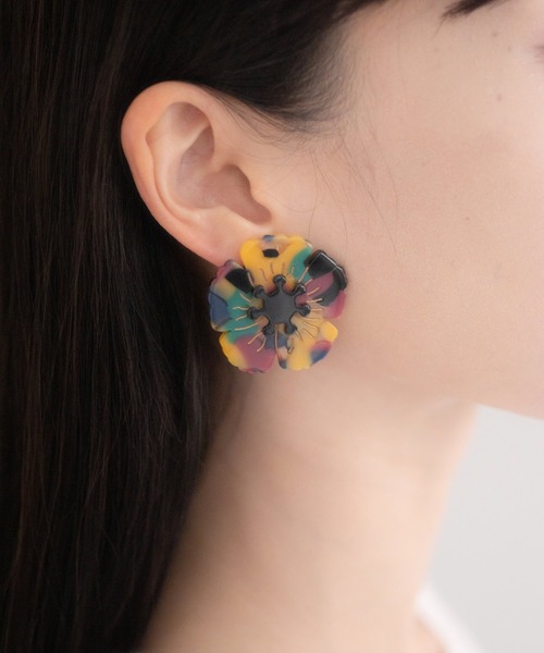 ear PAPILLONNER（イアパピヨネ）の「アセチフラワーイヤリング（イヤリング・レディース・レッド/イエロー・FREE）」の7枚目の写真