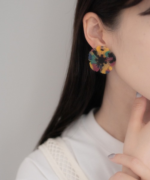 ear PAPILLONNER（イアパピヨネ）の「アセチフラワーイヤリング（イヤリング・レディース・レッド/イエロー・FREE）」の9枚目の写真