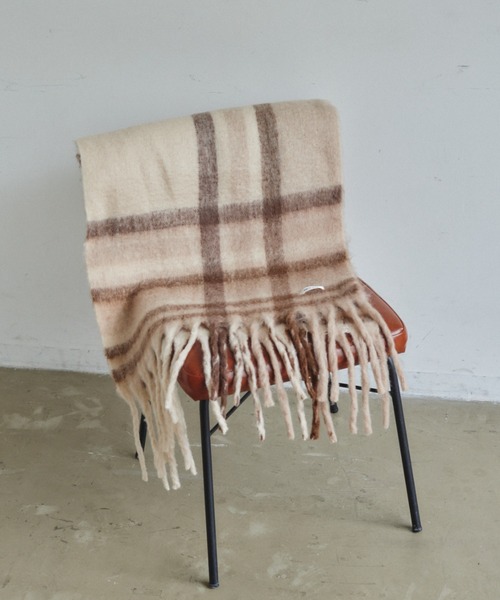 VANNIE U（ヴァニーユー）の「タータンチェックボリュームマフラー（マフラー・レディース・ベージュ/ブラウン/ピンク/ブラック・FREE）」の11枚目の写真