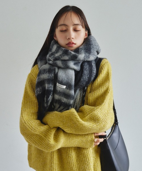 VANNIE U（ヴァニーユー）の「タータンチェックボリュームマフラー（マフラー・レディース・ベージュ/ブラウン/ピンク/ブラック・FREE）」の21枚目の写真