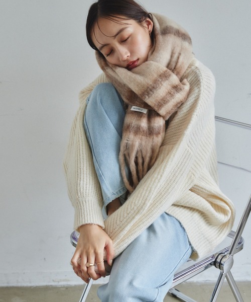 VANNIE U（ヴァニーユー）の「タータンチェックボリュームマフラー（マフラー・レディース・ベージュ/ブラウン/ピンク/ブラック・FREE）」の15枚目の写真