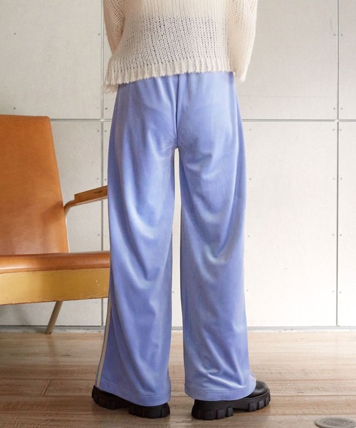 w closet（ダブルクローゼット）の「【セットアップ対応】ベロアラインパンツ（その他パンツ・レディース・ネイビー/ピンク/パープル・FREE）」の16枚目の写真