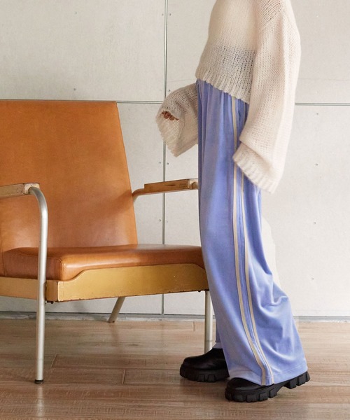 w closet（ダブルクローゼット）の「【セットアップ対応】ベロアラインパンツ（その他パンツ・レディース・ネイビー/ピンク/パープル・FREE）」の21枚目の写真