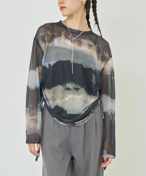 ANAP(アナップ)の「ニュアンス柄サイドシャーリングシアートップス(Tシャツ/カットソー・レディース・ブラック/ブラウン・FREE)」の1枚目の写真