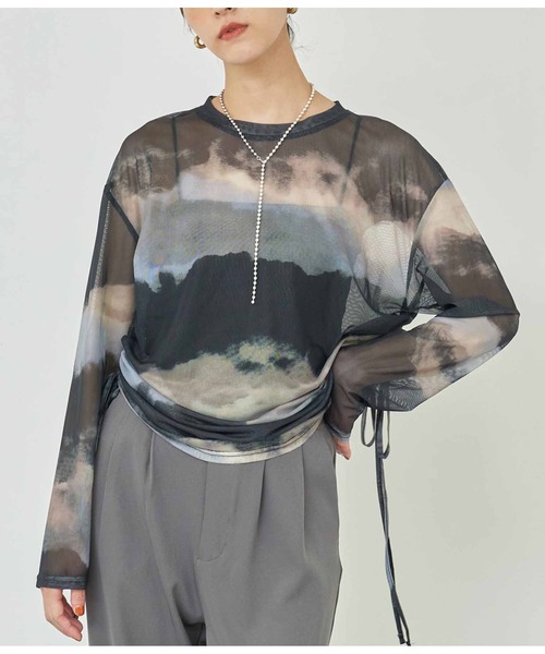 ANAP(アナップ)の「ニュアンス柄サイドシャーリングシアートップス(Tシャツ/カットソー・レディース・ブラック/ブラウン・FREE)」の3枚目の写真