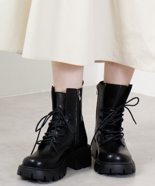 lus.(ラスドット)の「厚底チャンキーレースアップショートブーツ(ブーツ・レディース・ブラック・S/L/LL/M)」の10枚目の写真