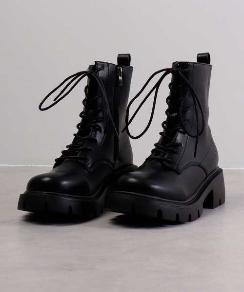 lus.(ラスドット)の「厚底チャンキーレースアップショートブーツ(ブーツ・レディース・ブラック・S/L/LL/M)」の3枚目の写真