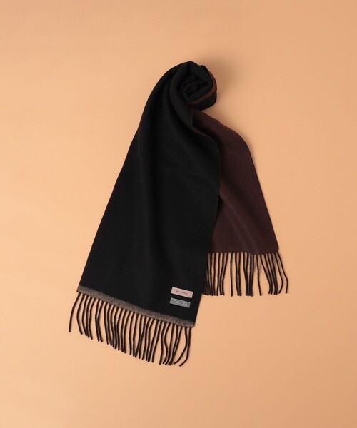 BEAMS LIGHTS(ビームスライツ)の「BEAMS LIGHTS / 配色 ソリッドカラー マフラー(マフラー・メンズ・ブラック/ネイビー・ONE SIZE)」の4枚目の写真