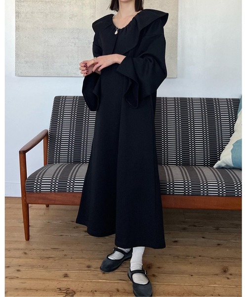 ヒナリ　フリルカラーワンピース hinari（ヒナリ）の「フリルカラーワンピ（ワンピース）」 - WEAR