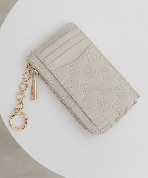 RANDA(ランダ)の「モノグラムエンボスフラグメントケース(カードケース・レディース・ブラック/ブラウン/アイボリー/ブルー/ピンク・FREE)」の1枚目の写真