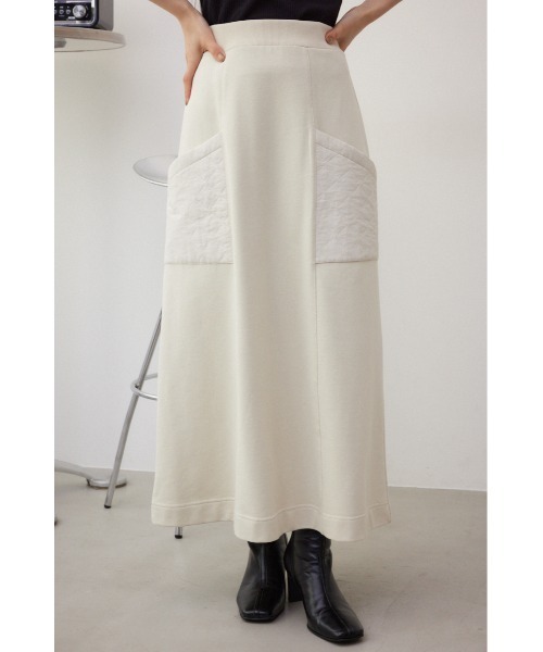 AZUL by moussy(アズールバイマウジー)の「キルティングデザインカットスカート(スカート・レディース・ブラック/アイボリー/カーキ・MEDIUM/SMALL)」の2枚目の写真