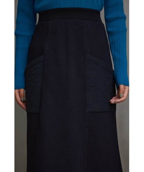 AZUL by moussy(アズールバイマウジー)の「キルティングデザインカットスカート(スカート・レディース・ブラック/アイボリー/カーキ・MEDIUM/SMALL)」の21枚目の写真