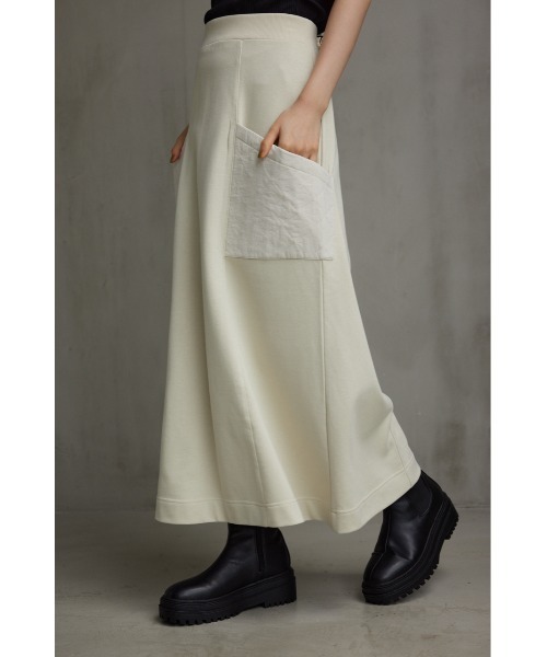 AZUL by moussy(アズールバイマウジー)の「キルティングデザインカットスカート(スカート・レディース・ブラック/アイボリー/カーキ・MEDIUM/SMALL)」の5枚目の写真