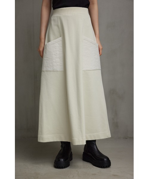 AZUL by moussy(アズールバイマウジー)の「キルティングデザインカットスカート(スカート・レディース・ブラック/アイボリー/カーキ・MEDIUM/SMALL)」の8枚目の写真