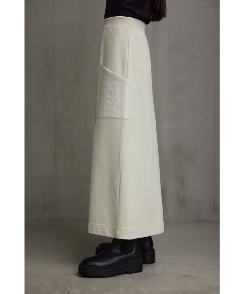 AZUL by moussy(アズールバイマウジー)の「キルティングデザインカットスカート(スカート・レディース・ブラック/アイボリー/カーキ・MEDIUM/SMALL)」の9枚目の写真
