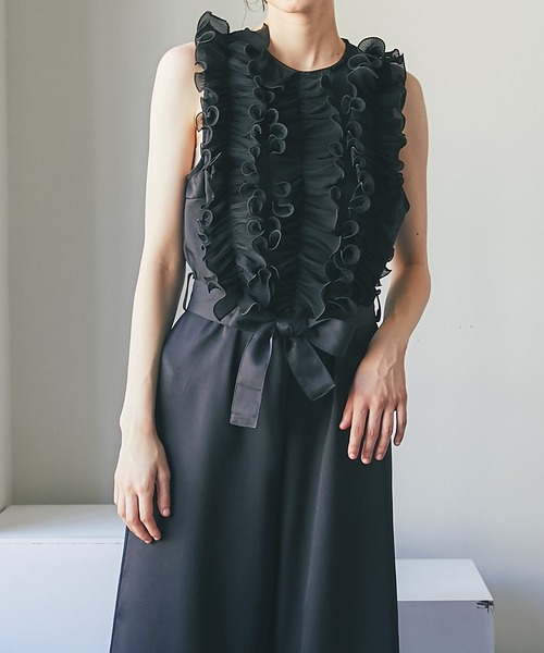 SMILE ORCHID(スマイルオーキッド)の「フリルモチーフパンツドレス(パンツドレス・レディース・ブラック/ホワイト・M)」の7枚目の写真