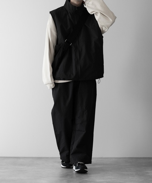 RUUBON（ルーボン）の「【RUUBON】nylon drawstring vest / ナイロン ドロストベスト（ベスト・メンズ・ブラック・L/M/S）」の4枚目の写真