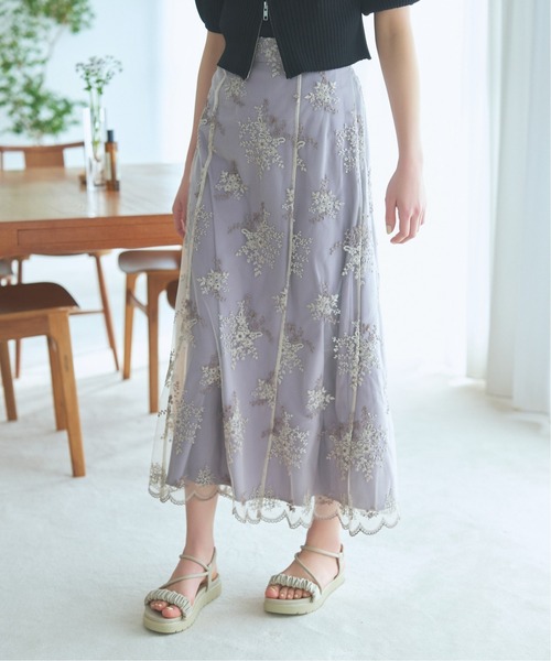 mysty woman（ミスティウーマン）の「フローラル刺繍スカート 105074